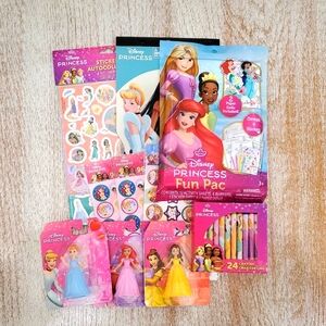 Disney Princess Activity Pack (Includes: Dolls, Stickers and Crayons)